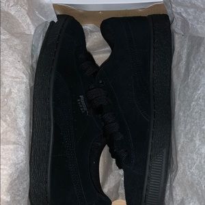 SUEDE JR PUMAS SIZE 4.5 uk